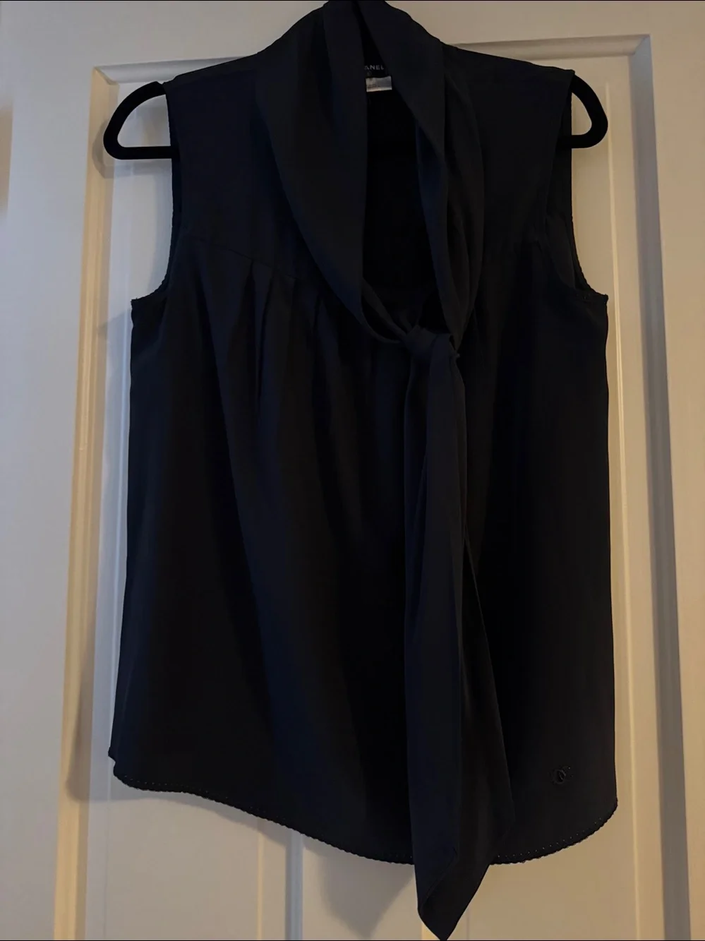 CHANEL Vintage Pre-Fall 2007 Navy Sleeveless Blouse with Bow — Karl Lagerfeld